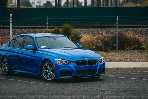 Comment les véhicules électriques affectent-ils le marché automobile global ?